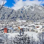 Mountain Getaway - Exclusive Mega Horská chata *