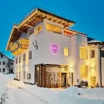 Mountain Getaway - Exclusive Mega Horská chata *