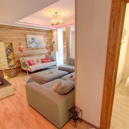 Doug's Mountain Getaway - 'exclusive Mega Chalet' Chalet