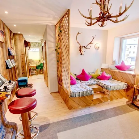 Chalet Doug's Mountain Getaway - 'exclusive Mega Chalet'