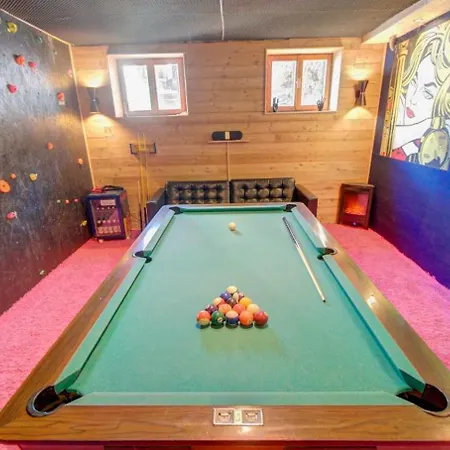 Doug's Mountain Getaway - 'exclusive Mega Chalet' Chalet