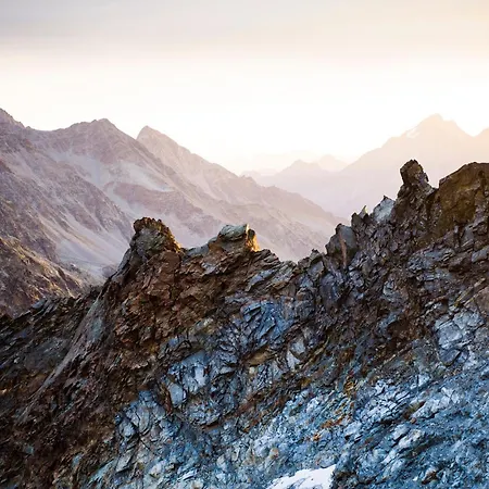 Doug's Mountain Getaway - 'exclusive Mega Chalet' *