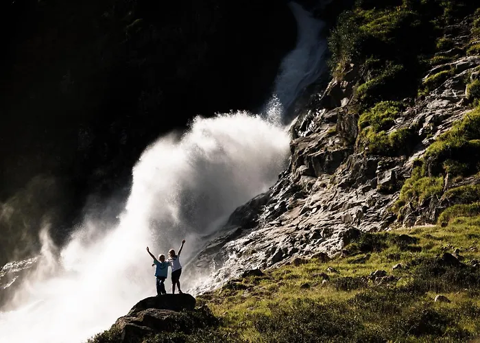 Chalet Doug's Mountain Getaway - 'exclusive Mega Chalet'