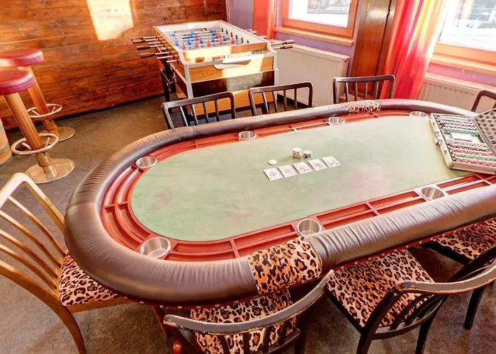 Chalet Doug's Mountain Getaway - 'exclusive Mega Chalet'