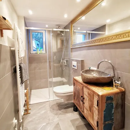 Doug's Mountain Getaway - 'exclusive Mega Chalet' *